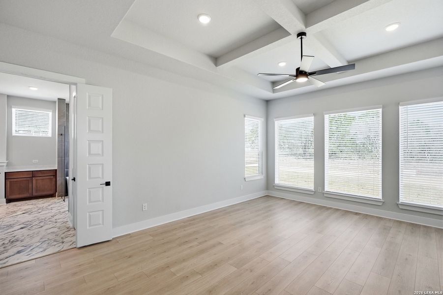 Spacious, unfurnished interior of a new home in Potranco Oaks, San Antonio (Image 23).