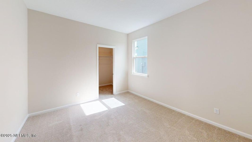 Spacious, unfurnished interior of a new home in Lakes at Bella Lago, Green Cove Springs (Image 8).