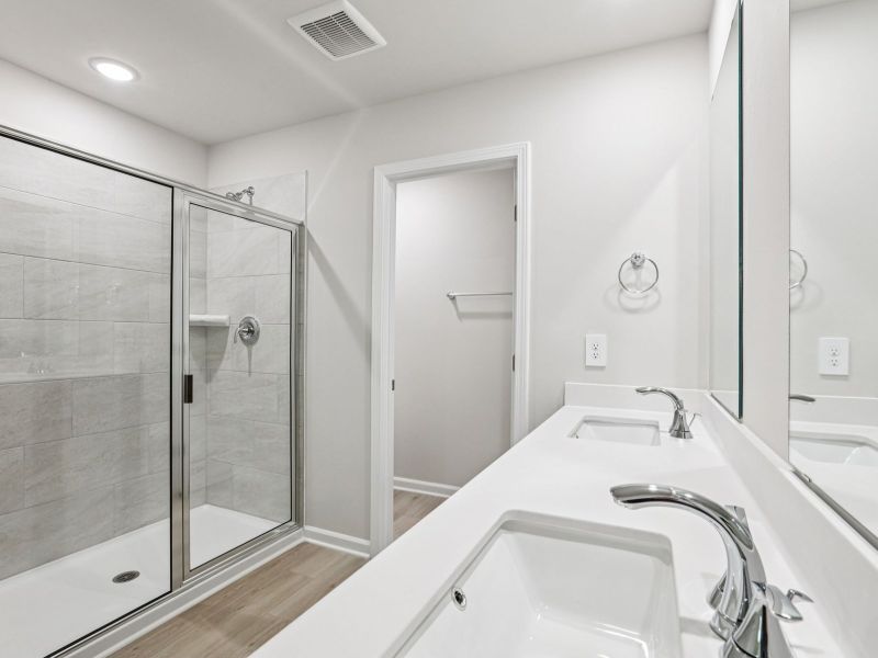 Primary bathroom in the Paisley floorplan at a Meritage Homes community in Garner, NC.