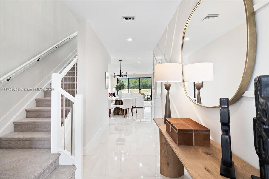 Spacious, unfurnished interior of a new home in , Fort Myers (Image 5).