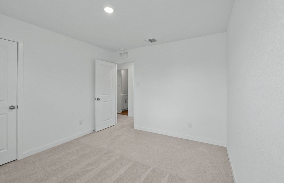 Spacious, unfurnished interior of a new home in Sonterra, Jarrell (Image 36). Spacious, unfurnished interior of a new home in Sonterra, Jarrell (Image 36).