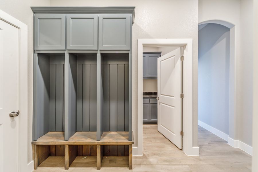 Representative furnished interior of a home built from the The Curran by Doug Parr Custom Homes in Kessler Farms, Brock (Image 9). Representative furnished interior of a home built from the The Curran by Doug Parr Custom Homes in Kessler Farms, Brock (Image 9).