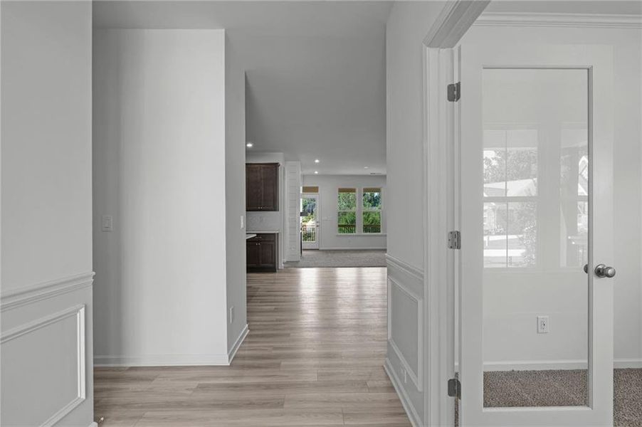 Spacious, unfurnished interior of a new home in Laurel Farms, Dallas (Image 39).