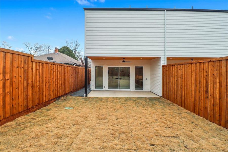 Exterior details and patio area of a home in , Dallas (Image 3).