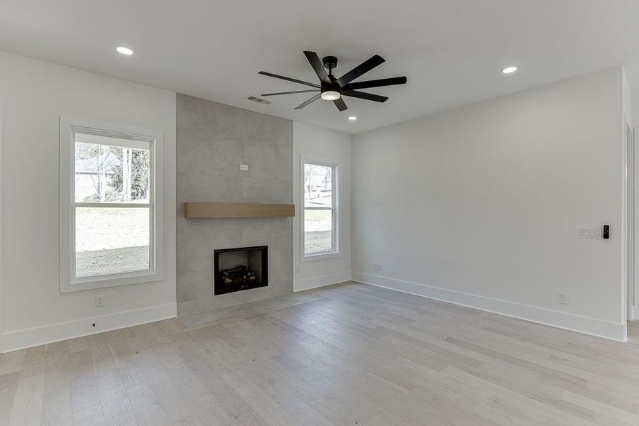 Spacious, unfurnished interior of a new home in , Flowery Branch (Image 36).