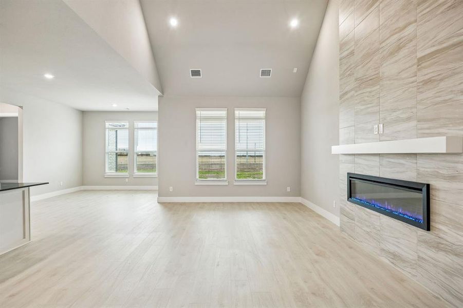 Spacious, unfurnished interior of a new home in , Waxahachie (Image 16). Spacious, unfurnished interior of a new home in , Waxahachie (Image 16).