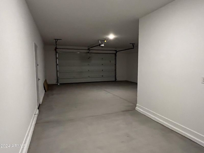 CIT45 - 95 3-Car Garage