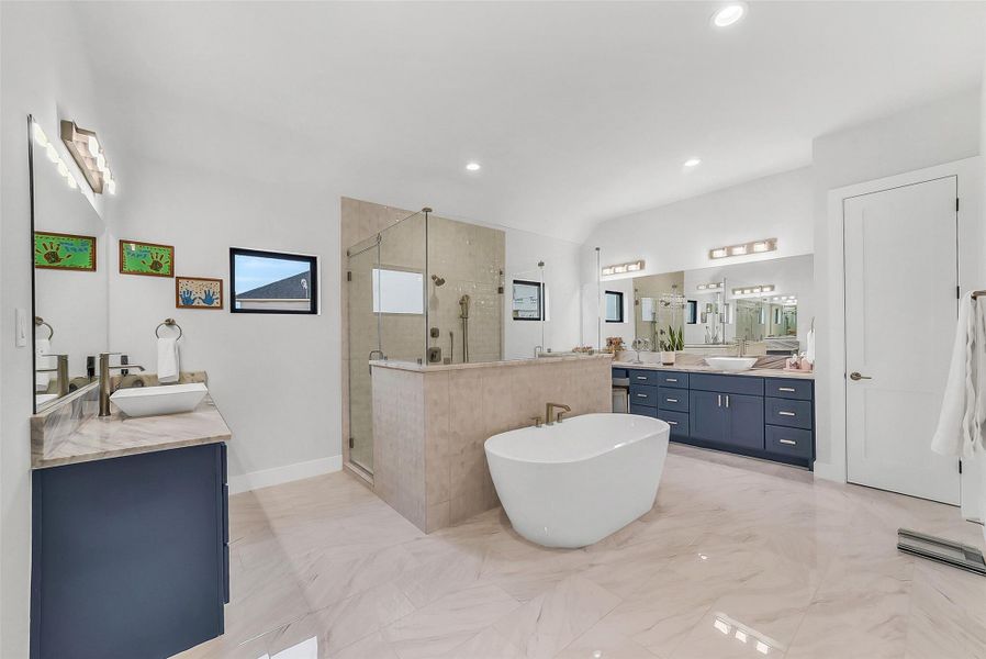 Furnished interior view inside a new home in Lakeview, Waller (Image 30).