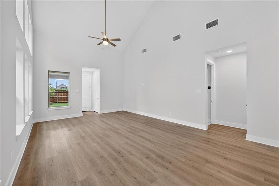 Spacious, unfurnished interior of a new home in Wellington, Haslet (Image 17).