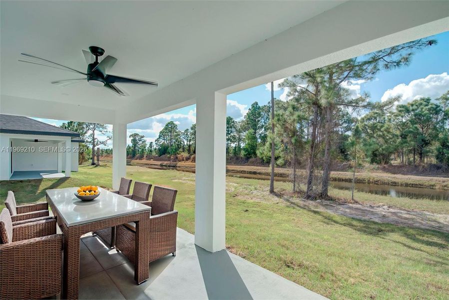 Exterior details and patio area of a home in , Lehigh Acres (Image 3).