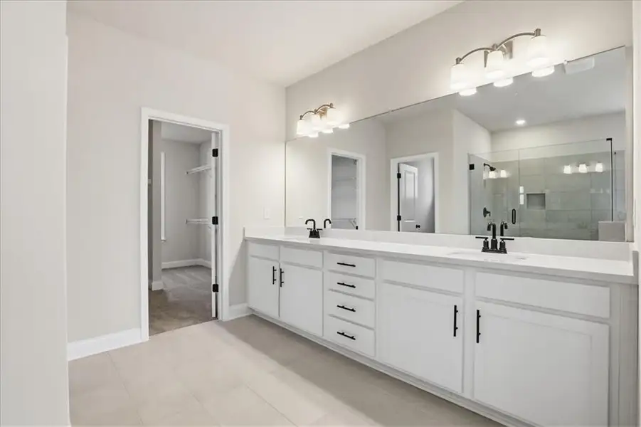 Furnished interior view inside a new home in Bradley Gin, Monroe (Image 8).