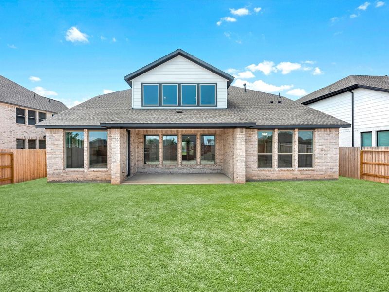 Exterior details and patio area of a home in Lago Mar - 60', Texas City (Image 2). Exterior details and patio area of a home in Lago Mar - 60', Texas City (Image 2).