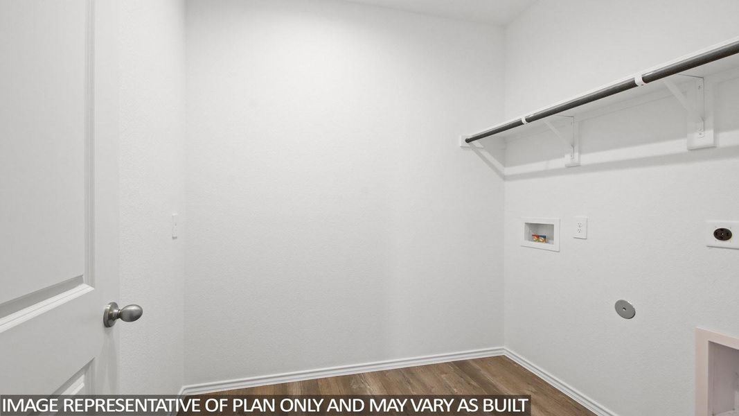 Spacious, unfurnished interior of a new home in Silverthorne, Conroe (Image 8).