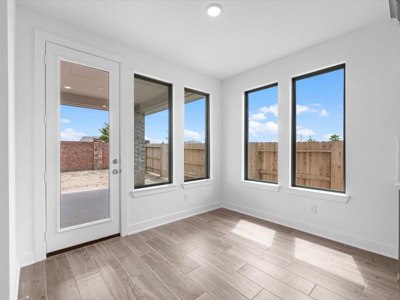 Spacious, unfurnished interior of a new home in Lago Mar, Texas City (Image 15).