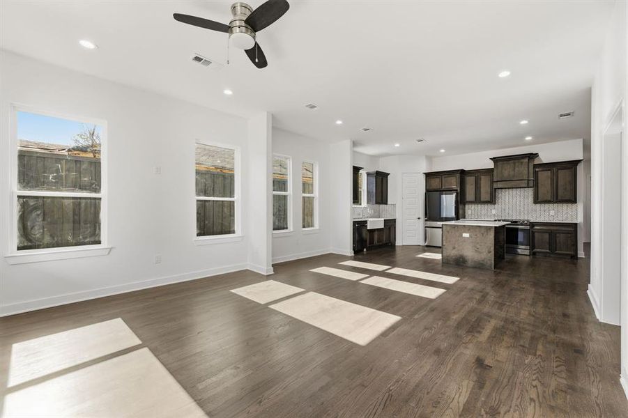 Spacious, unfurnished interior of a new home in , Dallas (Image 17).
