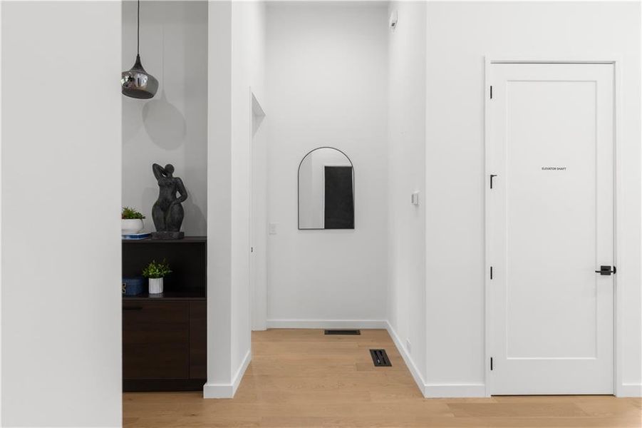 Spacious, unfurnished interior of a new home in , Atlanta (Image 96). Spacious, unfurnished interior of a new home in , Atlanta (Image 96).