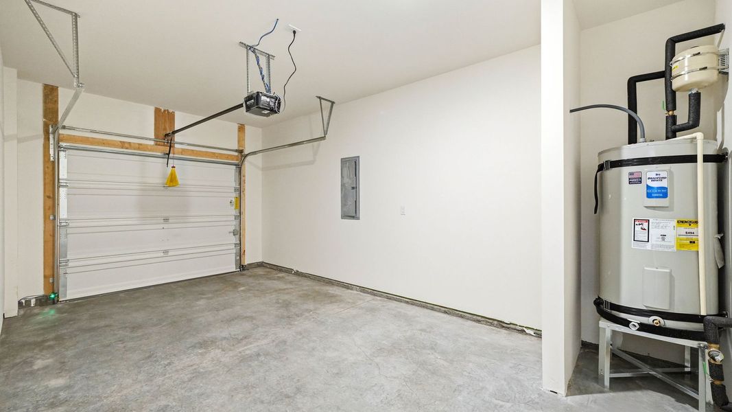 Spacious, unfurnished interior of a new home in The Arbor Townhomes, Kingsport (Image 26). Spacious, unfurnished interior of a new home in The Arbor Townhomes, Kingsport (Image 26).