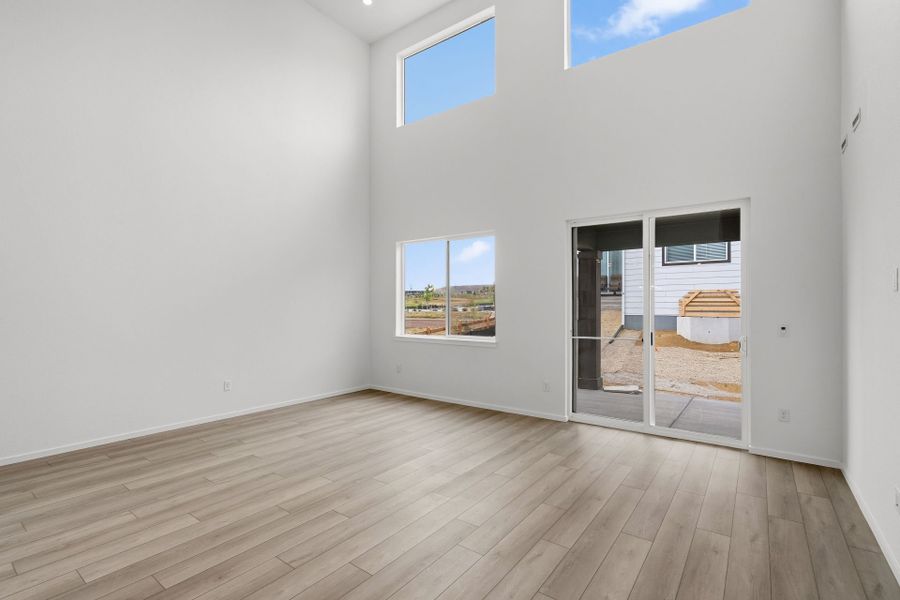 Spacious, unfurnished interior of a new home in Harvest Crossing, Aurora (Image 18).