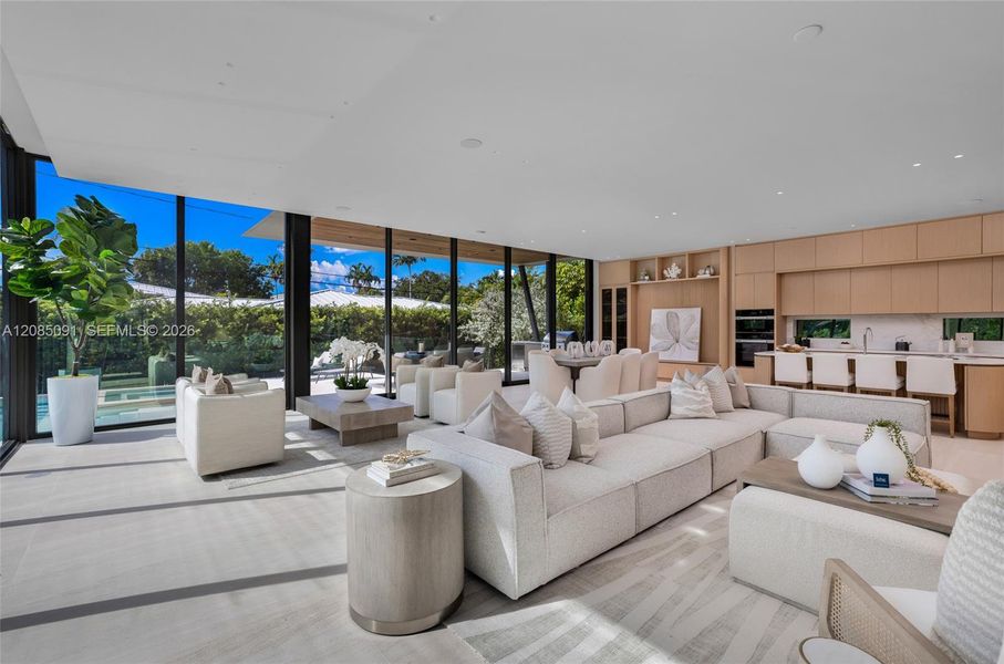 Community amenities in , Miami Beach (Image 54).