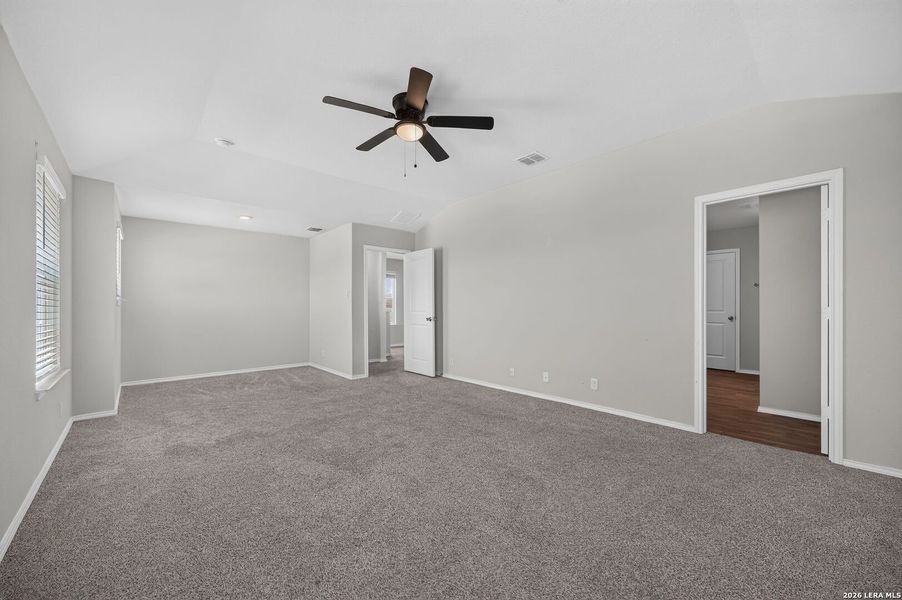 Spacious, unfurnished interior of a new home in Avenida, Converse (Image 17). Spacious, unfurnished interior of a new home in Avenida, Converse (Image 17).