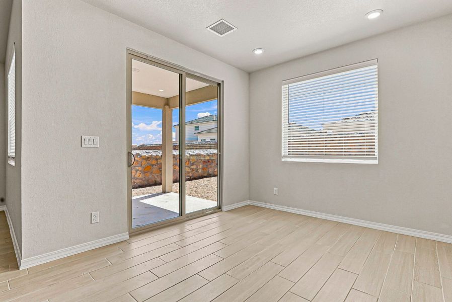 Spacious, unfurnished interior of a new home in Paseos Del Este, El Paso (Image 44).