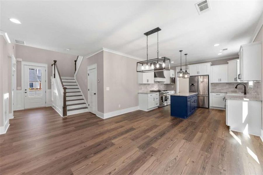 Image 53 of a home in .