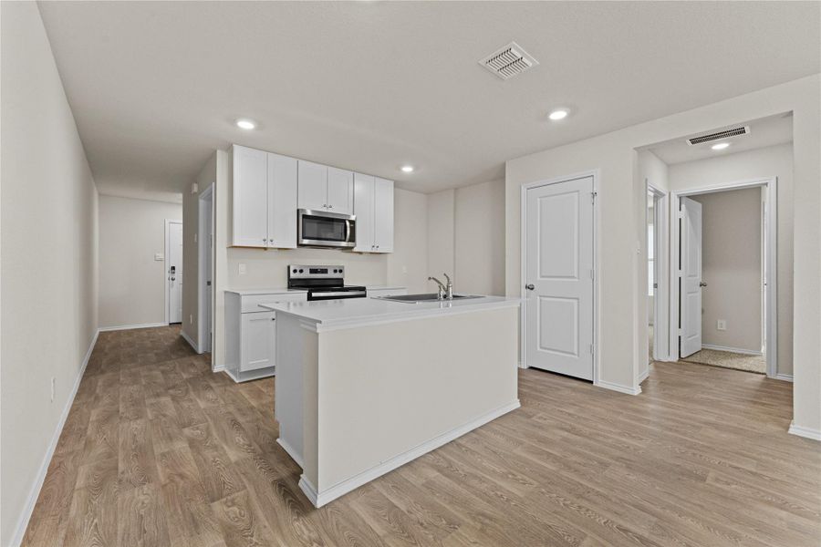 Furnished interior view inside a new home in Ladera, Luling (Image 6).
