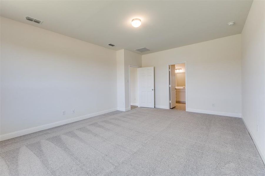 Spacious, unfurnished interior of a new home in Heartland Signature, Crandall (Image 17). Spacious, unfurnished interior of a new home in Heartland Signature, Crandall (Image 17).