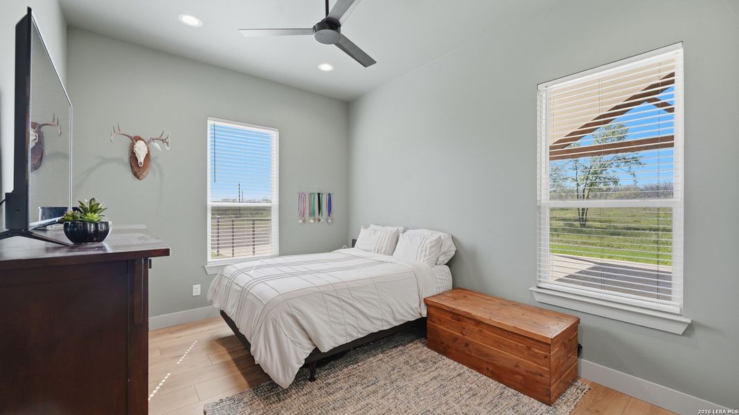 Furnished interior view inside a new home in , Seguin (Image 35).