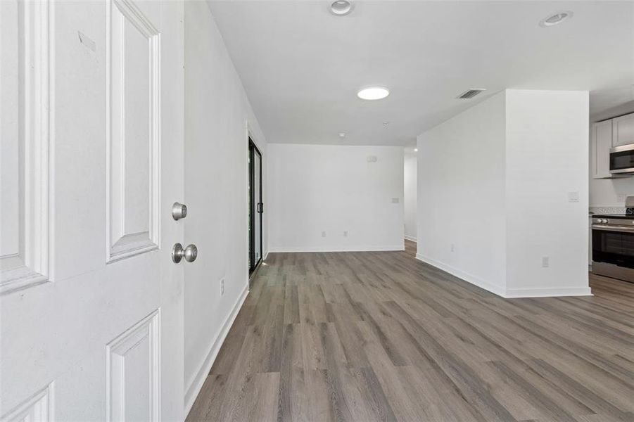 Spacious, unfurnished interior of a new home in , Oldsmar (Image 46). Spacious, unfurnished interior of a new home in , Oldsmar (Image 46).