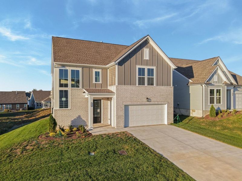 Exterior details and patio area of a home in Woodbridge Glen, Lebanon (Image 29).