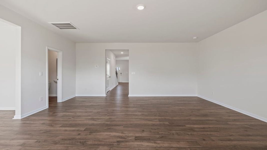 Spacious, unfurnished interior of a new home in Durbin Meadows Traditions, Fountain Inn (Image 21).