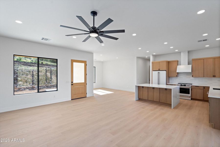 09-Family Room to Kitchen