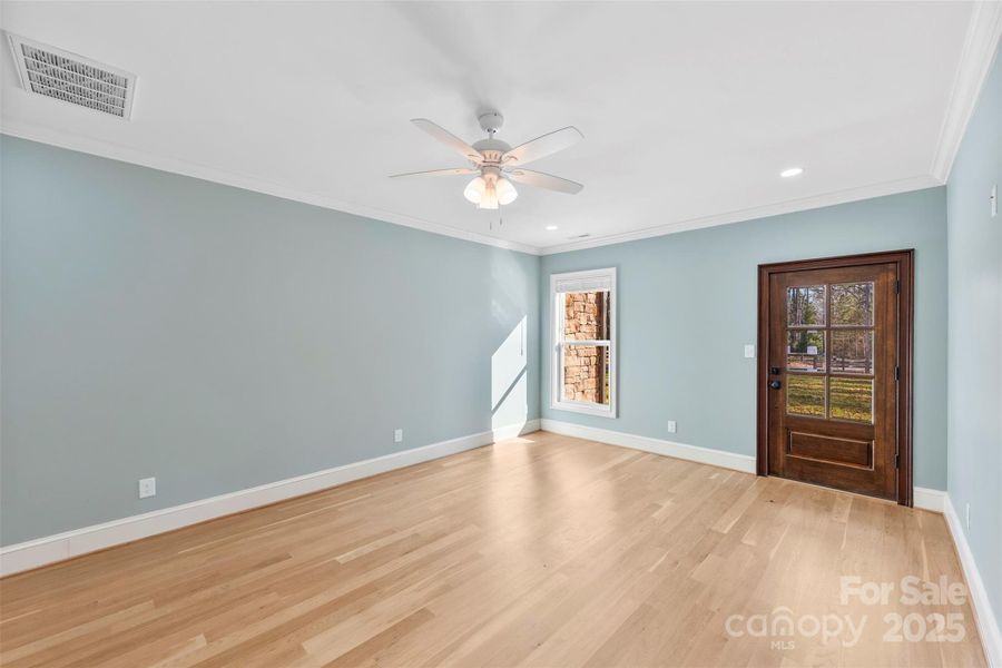 Spacious, unfurnished interior of a new home in , Belmont (Image 18).