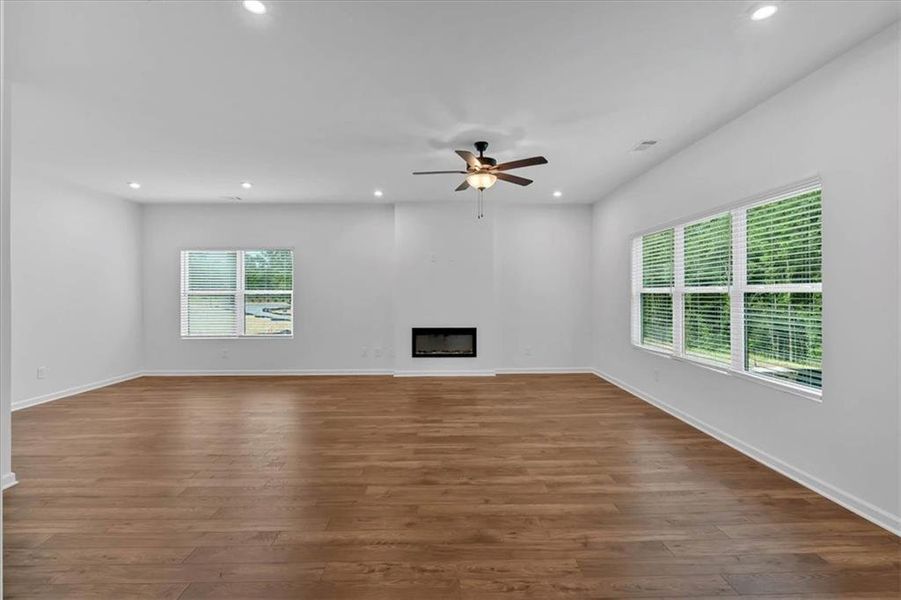 Spacious, unfurnished interior of a new home in Meadow Pines, Dallas (Image 18).