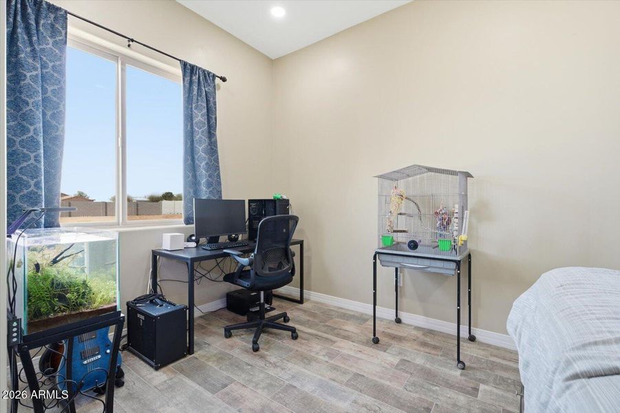 27-Bedroom1_4 27-Bedroom1_4