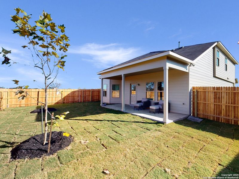 Exterior details and patio area of a home in Blue Ridge Ranch, San Antonio (Image 1). Exterior details and patio area of a home in Blue Ridge Ranch, San Antonio (Image 1).