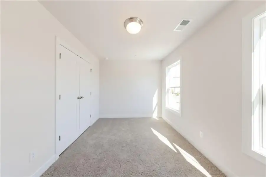 Spacious, unfurnished interior of a new home in , Marietta (Image 14).