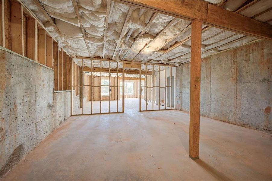Spacious, unfurnished interior of a new home in Cooper Park, McDonough (Image 10).
