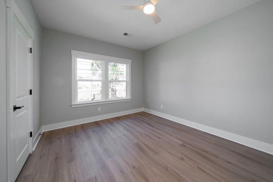 Spacious, unfurnished interior of a new home in , North Charleston (Image 11).