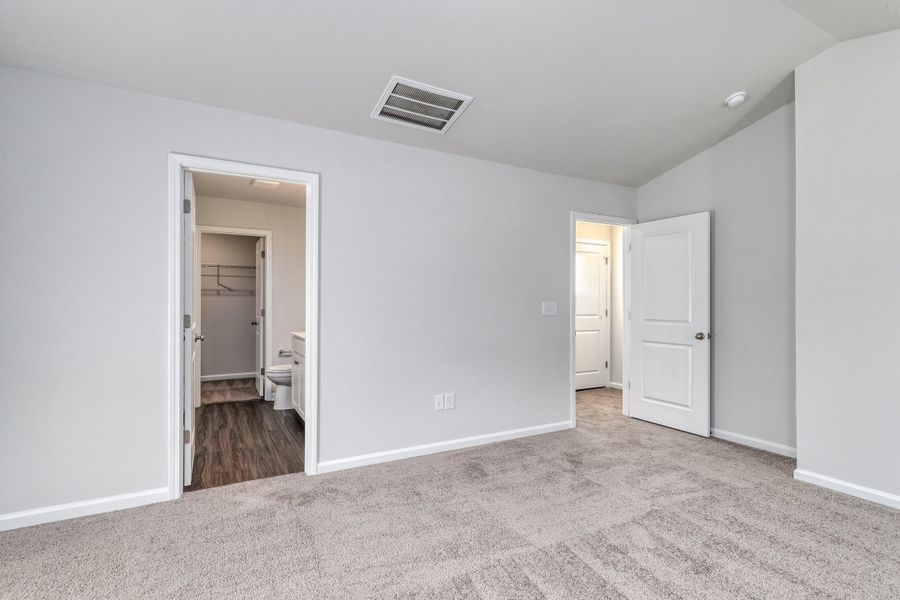 Spacious, unfurnished interior of a new home in Hainer Place, Conway (Image 22).