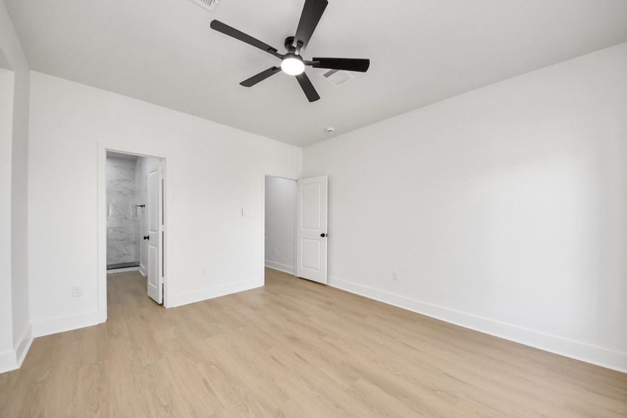 Spacious, unfurnished interior of a new home in , Houston (Image 22).