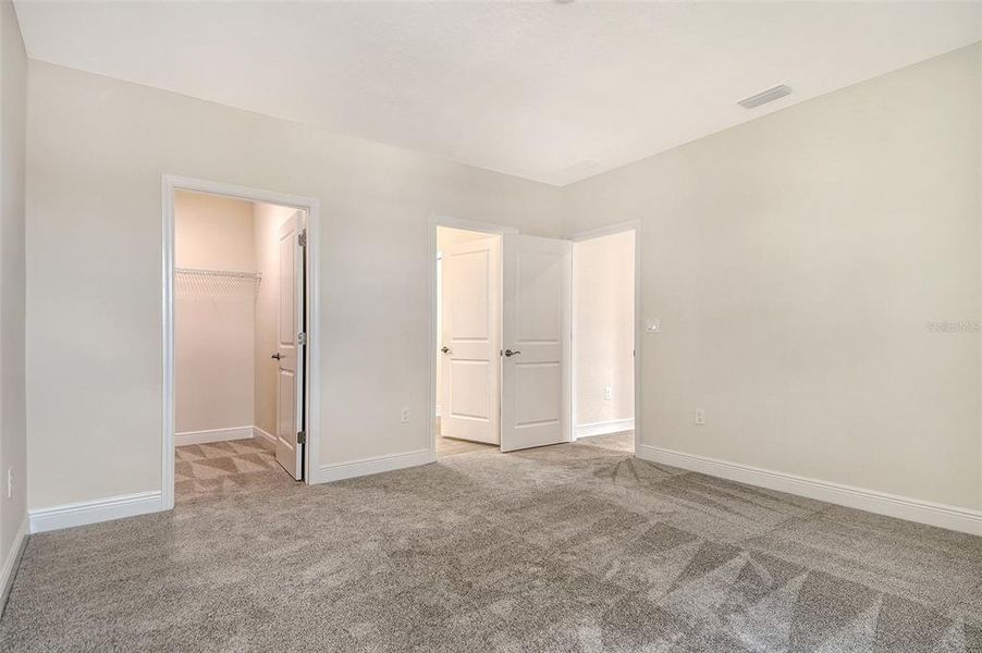 Spacious, unfurnished interior of a new home in Canoe Creek, Parrish (Image 32).