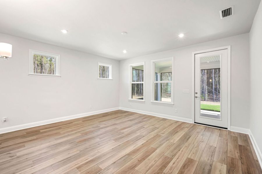 Spacious, unfurnished interior of a new home in Sun City Hilton Head, Bluffton (Image 20).