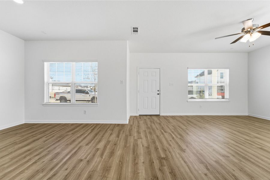 Spacious, unfurnished interior of a new home in La Terra, Celina (Image 12).