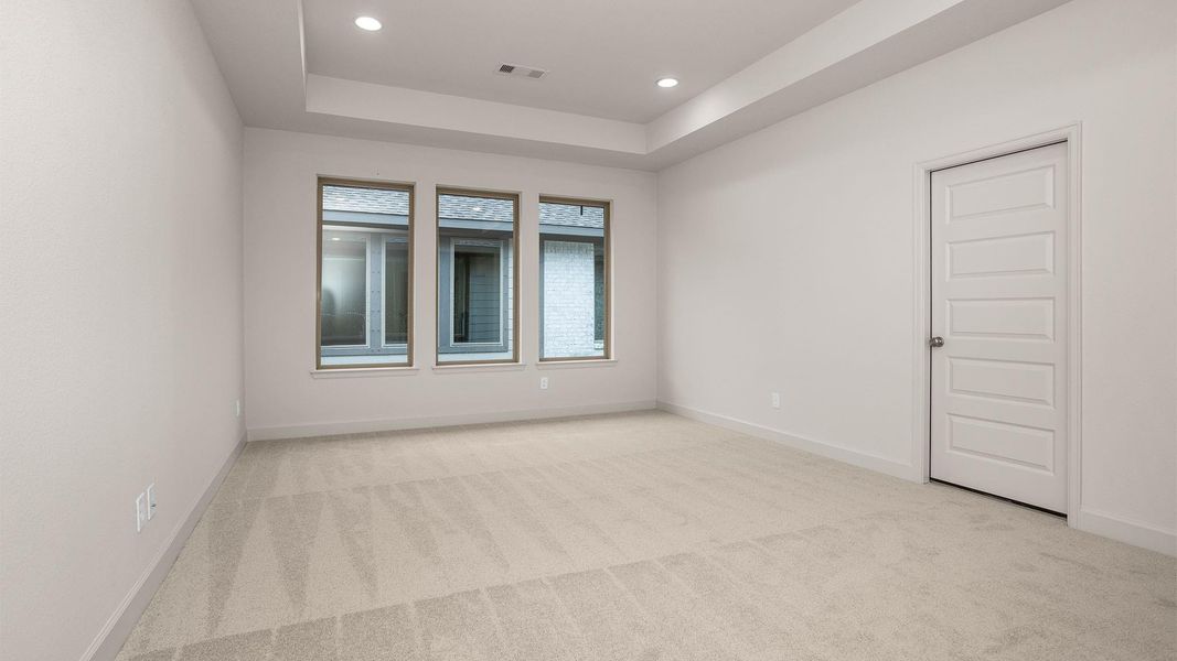 Spacious, unfurnished interior of a new home in Meridiana, Manvel (Image 9).