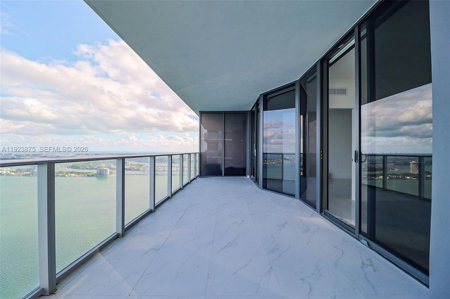 Exterior details and patio area of a home in , Miami (Image 30).