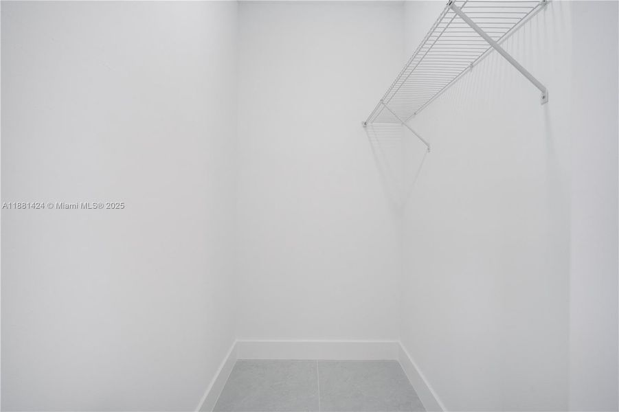 Spacious, unfurnished interior of a new home in , Port Charlotte (Image 18).