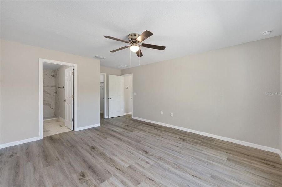 Spacious, unfurnished interior of a new home in , Citrus Springs (Image 15).