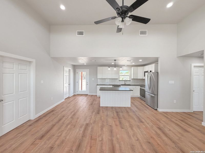 Spacious, unfurnished interior of a new home in , Spring Branch (Image 36).